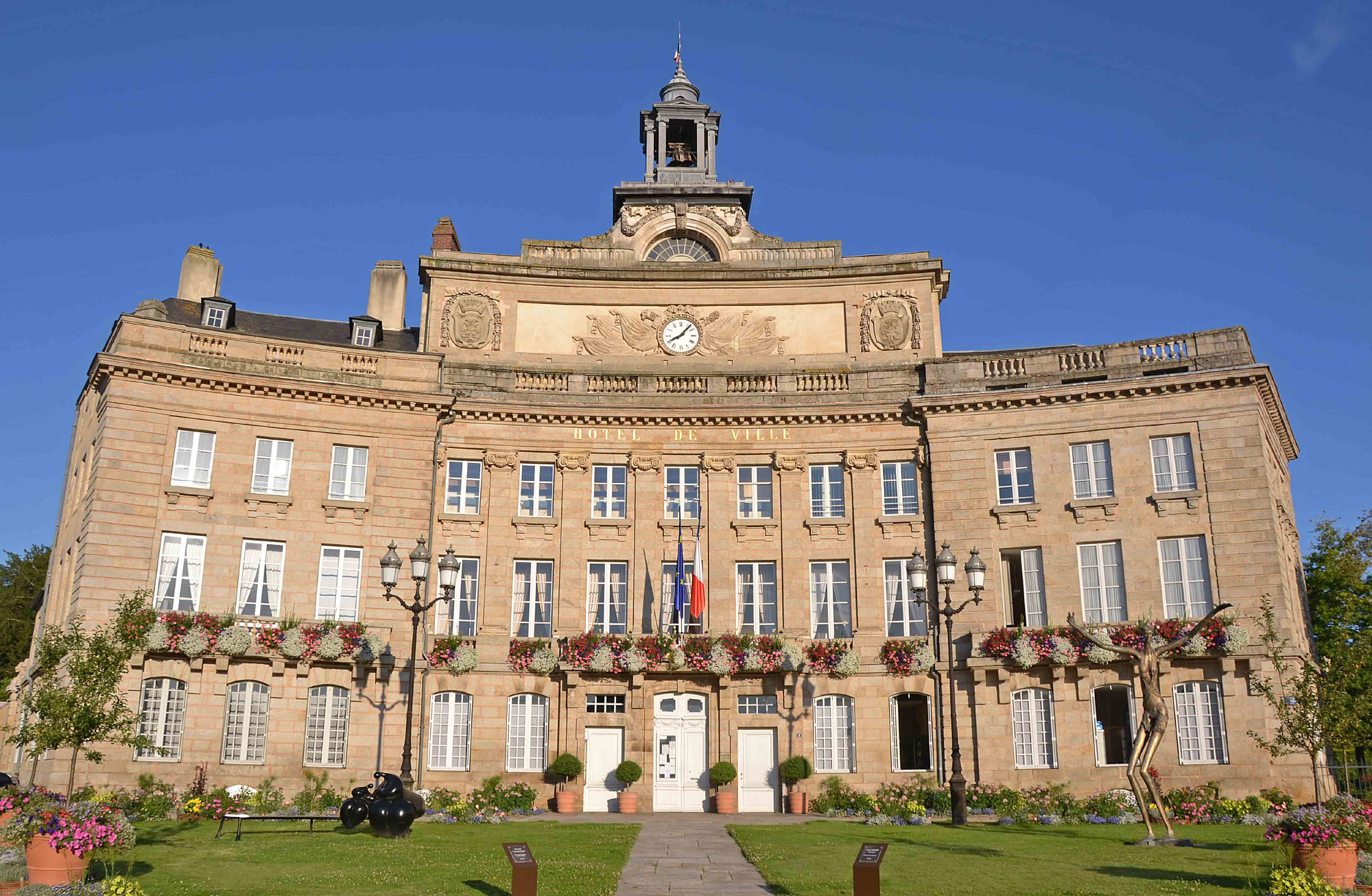 Hôtel de ville, Alençon (Photo License CC-BY-SA-3.0)